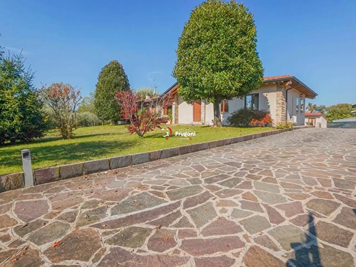 Casa trilocale in vendita in Via dei Colli, Manerba Del Garda