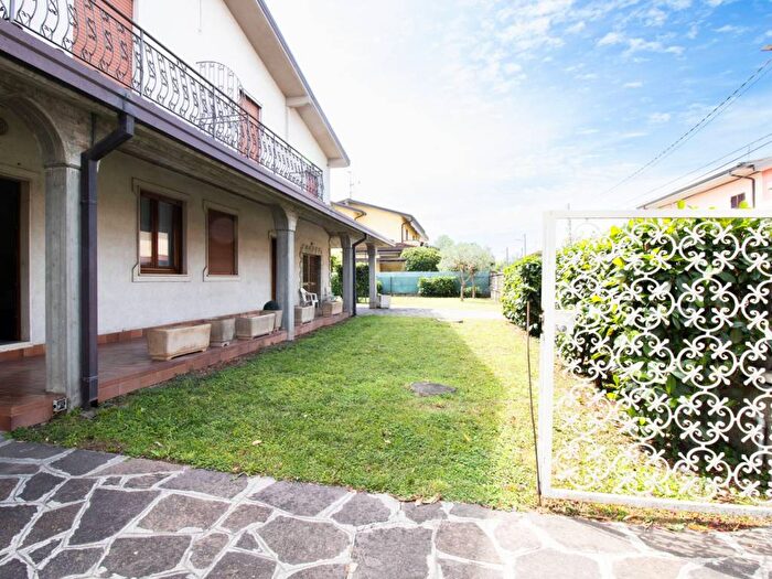 Appartamento bilocale in affitto in Via Giacomo Puccini, Centro, Montirone