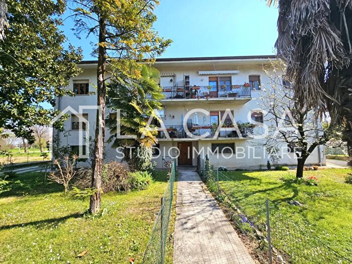 Appartamento con 6 locali in vendita in Viale Rimembranza, Casarsa Della Delizia