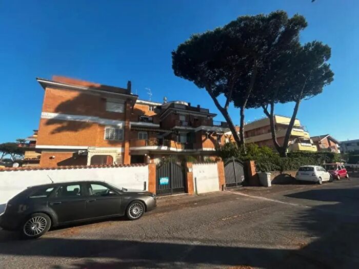 Appartamento trilocale in vendita in Viale Onda Marina, Anzio