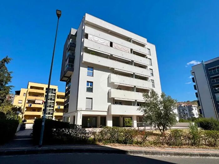 Appartamento quadrilocale in affitto in Via Giovambattista Lupia, Cosenza