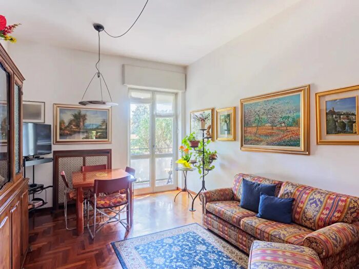 Appartamento quadrilocale in vendita in Via della Birona, Monza