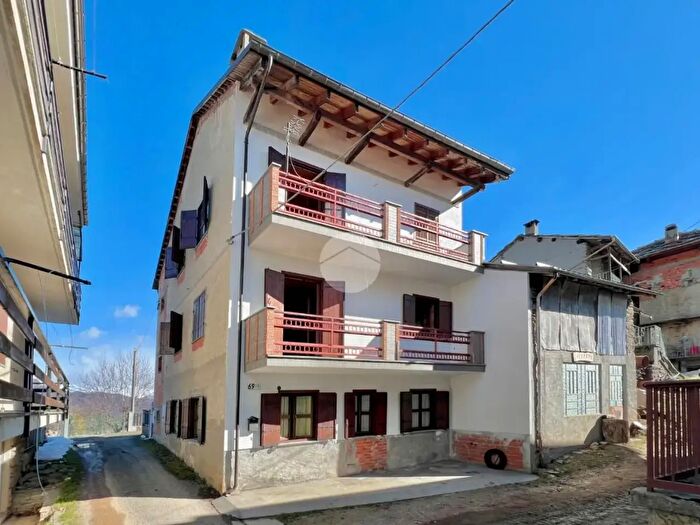 Casa con 6 locali in vendita in Frazione Colletto, Viu