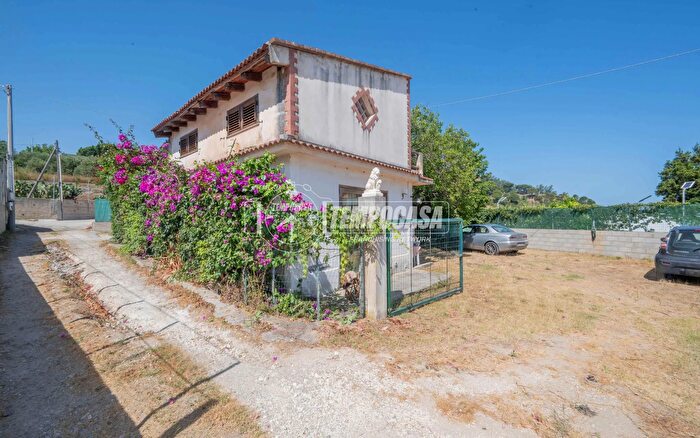 Casa bilocale in vendita in Via Principe Umberto, Messina