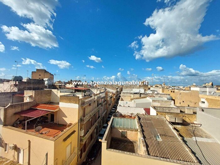 Casa con 12 locali in vendita in Piazza Matteotti, Mazara Del Vallo