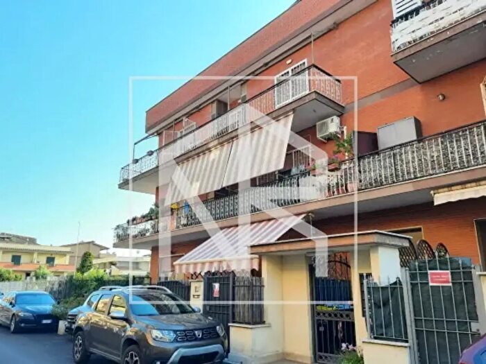 Appartamento bilocale in vendita in Via Montemiletto, Roma