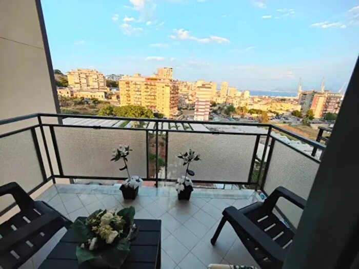 Appartamento quadrilocale in affitto in Via Castellana Bandiera, Palermo