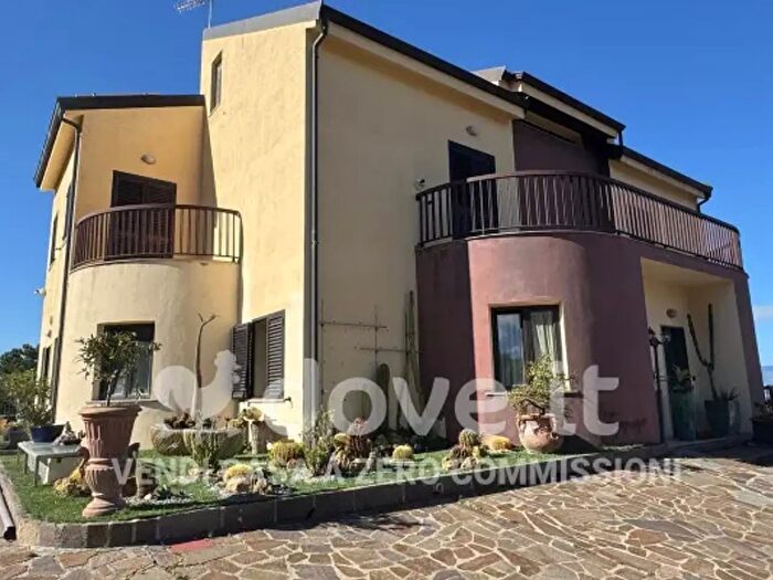 Casa con 6 locali in vendita in Via Giuseppe Marino, Reggio Calabria
