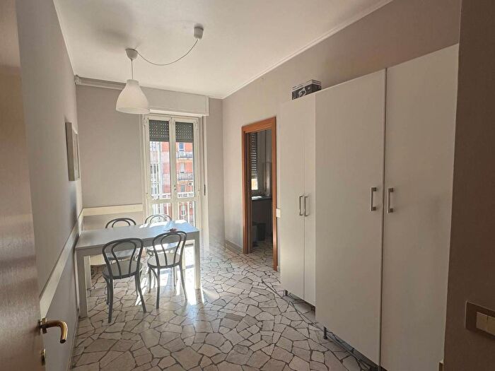 Appartamento quadrilocale in affitto in Via Andrea Doria, Buenos Aires, Milano