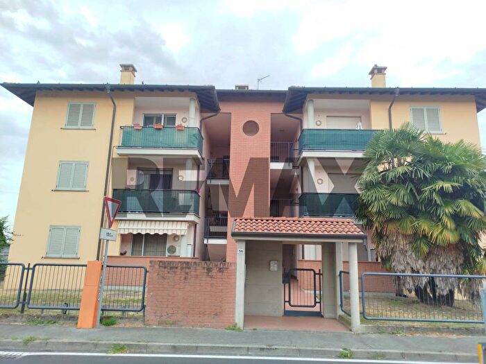 Appartamento trilocale in affitto in Via De Gasperi, Rosate