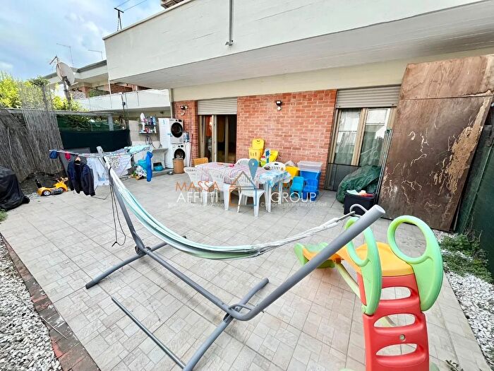 Appartamento trilocale in vendita in Via del Balico, Massa