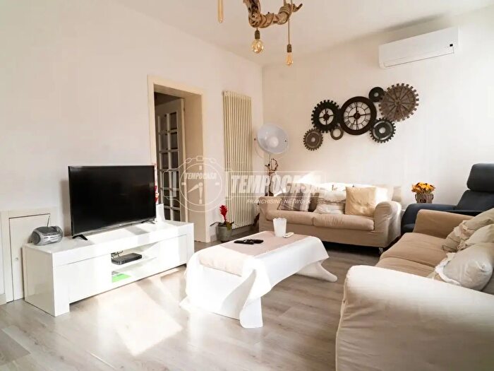 Appartamento quadrilocale in vendita in Via Vincenzo Franceschini, Fano