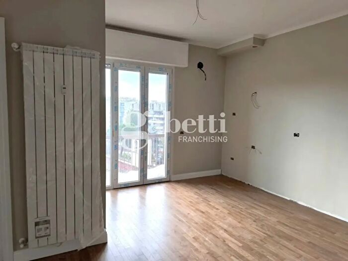 Appartamento trilocale in vendita in Via Stradella, Firenze
