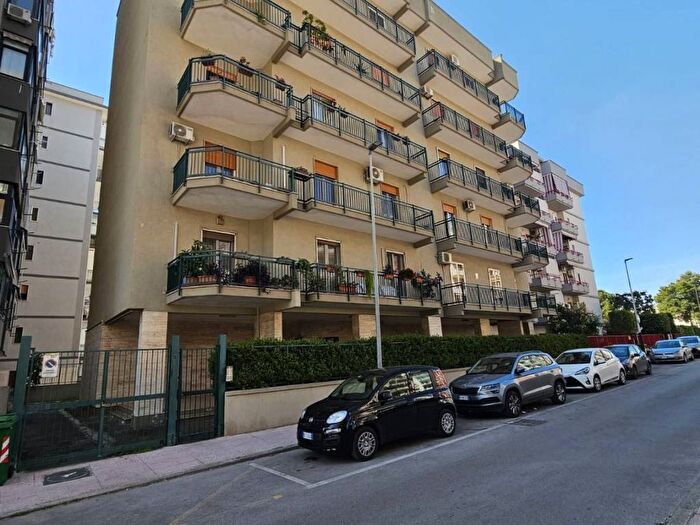 Appartamento quadrilocale in affitto in Via Lago di Scanno, Italia Montegranaro, Taranto