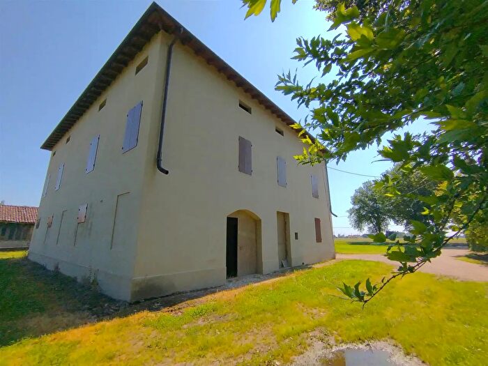 Appartamento con 13 locali in vendita in Medolla