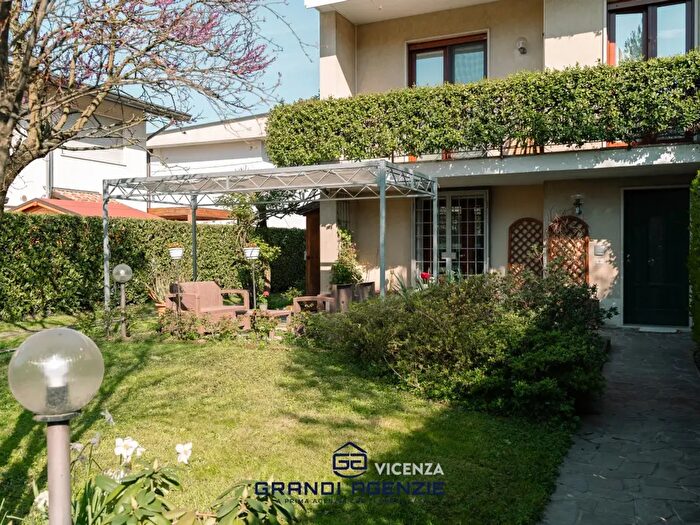 Casa con 6 locali in vendita in Via Almerigo Girotto, Vicenza