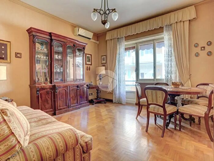 Appartamento trilocale in vendita in Via Raffaele De Cesare, Roma