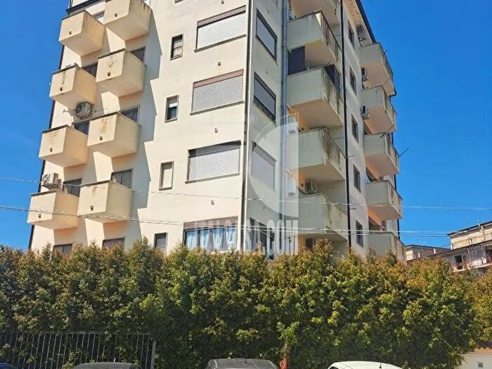 Appartamento trilocale in vendita in Via Inghilterra, Crotone