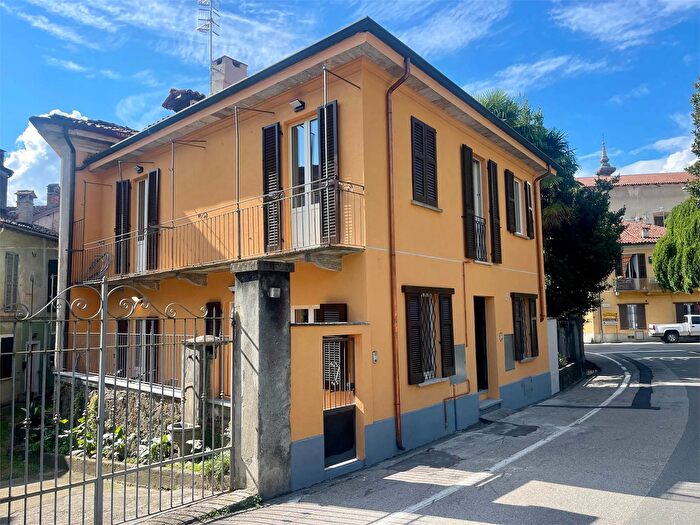 Appartamento trilocale in vendita in Verbania