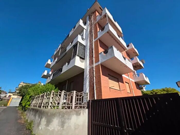 Appartamento con 5 locali in vendita in Via Edita Broglio, Roma