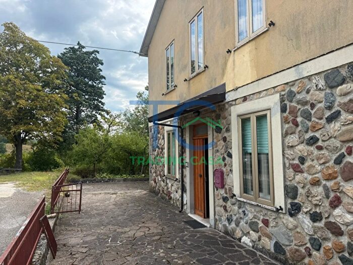 Casa quadrilocale in vendita in Località Brugnoni, Bobbio