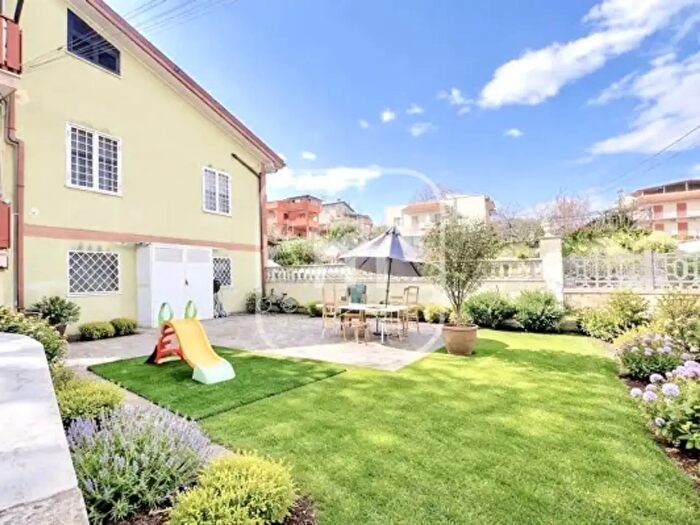 Appartamento bilocale in vendita in Via Mutignano, Roma