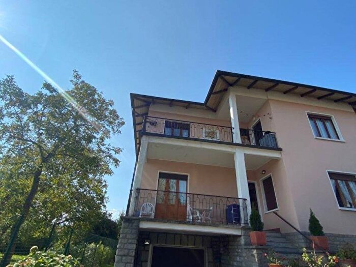 Appartamento trilocale in affitto in Viale Italia, Coazze