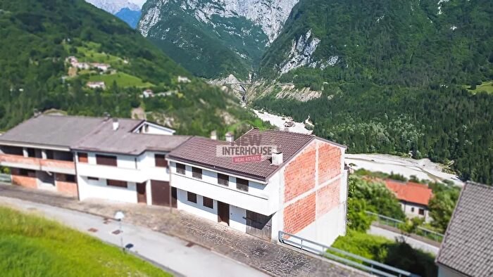 Casa con 7 locali in vendita in Via col del Garlanda Erto E Casso, Erto E Casso