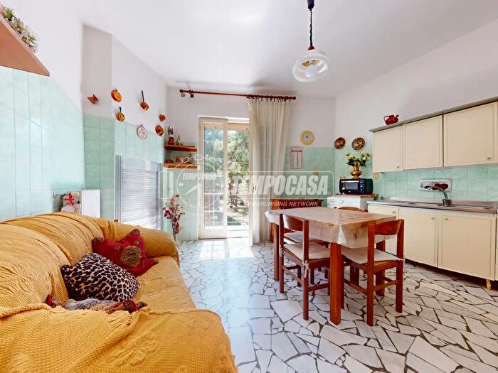 Appartamento trilocale in vendita in Viale Angelo Pende, Casamassima