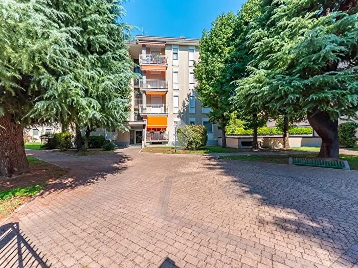 Appartamento trilocale in vendita in Via XXV Aprile, Arese
