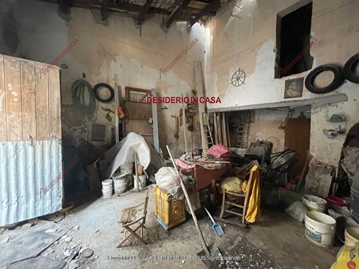 Casa con 7 locali in vendita in Bagheria