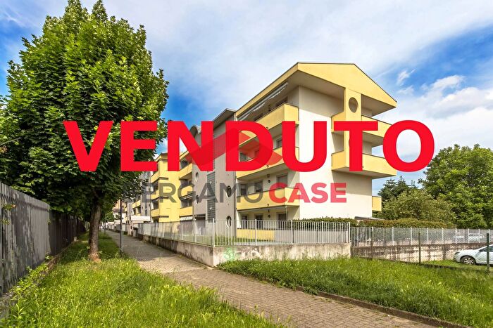 Appartamento quadrilocale in vendita in Via Spino, Bergamo