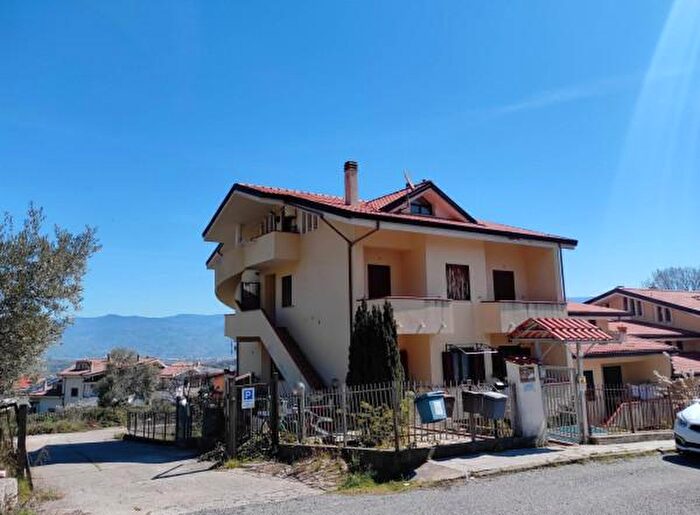 Appartamento quadrilocale in vendita in Via Riccardo Misasi, Marano Marchesato