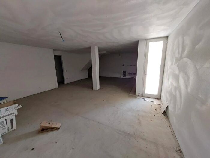 Casa con 6 locali in vendita in Via Nazionale, Cerro Al Volturno