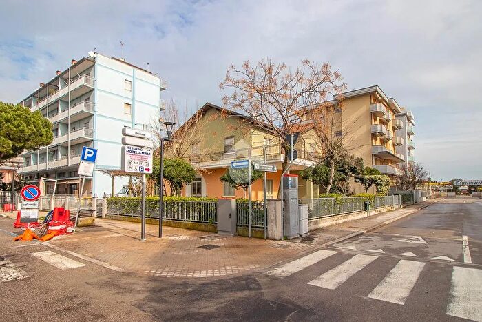 Appartamento quadrilocale in vendita in Viale Romagna, Ravenna
