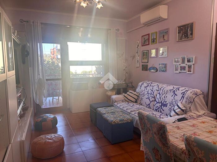 Appartamento trilocale in vendita in Via Carroceto, Roma