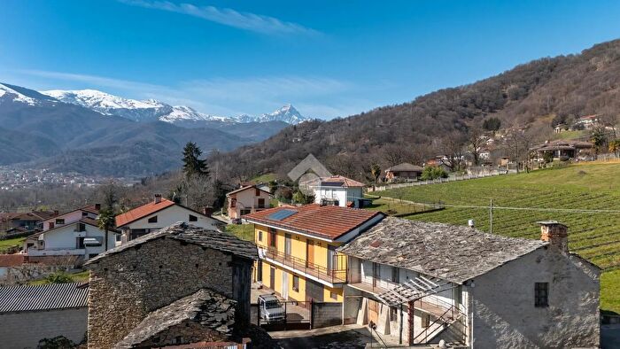 Casa quadrilocale in vendita in Via Borello, Rifreddo