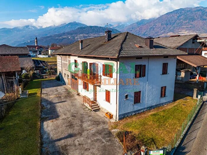 Casa con 6 locali in vendita in Via Spin, Castelnuovo