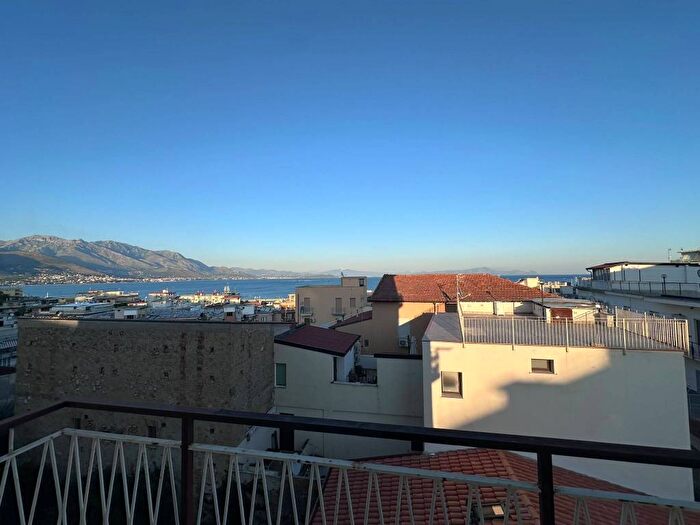 Appartamento trilocale in affitto in Via Atratina, Gaeta