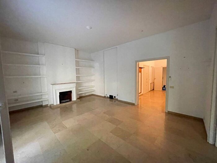 Appartamento con 6 locali in affitto in Piazza dei Servili, Aventino, Roma