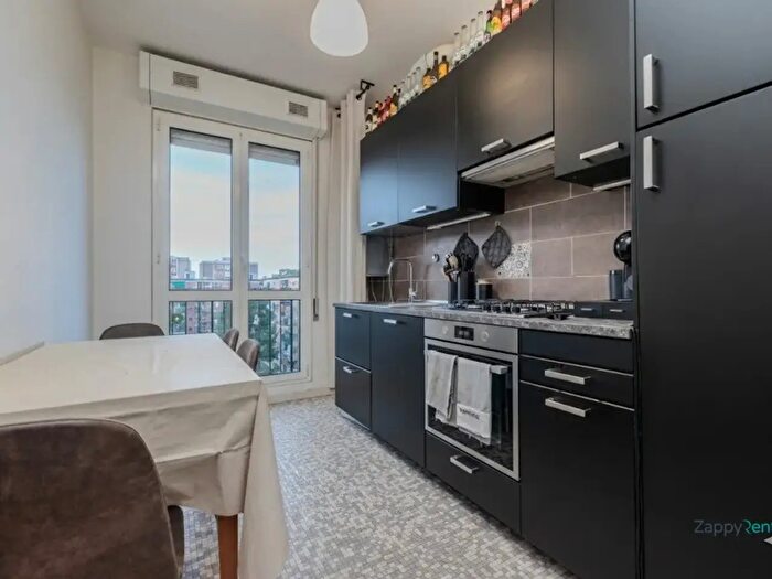 Appartamento trilocale in affitto in Via dei Salici, Cesano Boscone