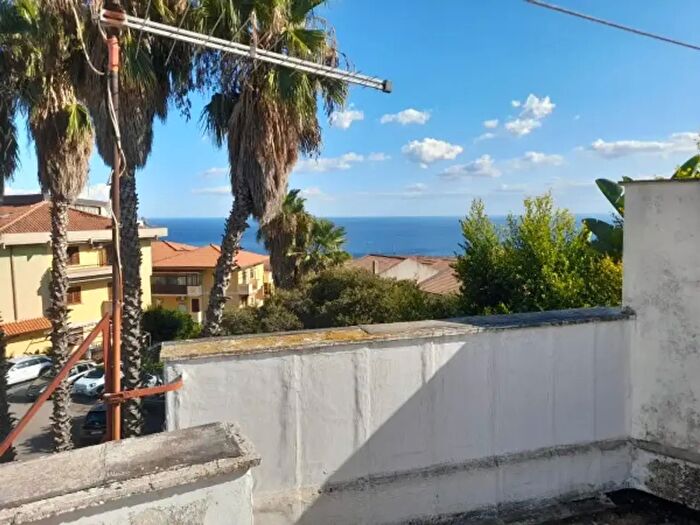 Casa bilocale in vendita in Via San Gregorio, Aci Castello