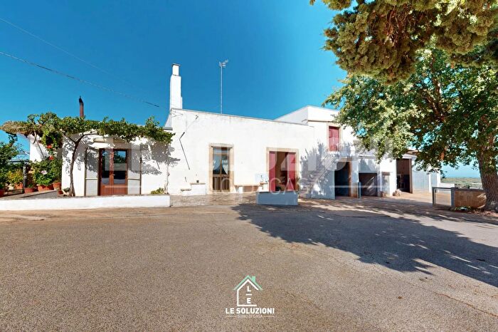 Casa quadrilocale in vendita in Contrada Minoia Castellana Turi, Conversano