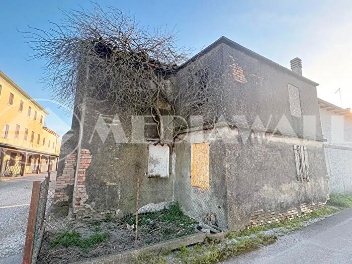 Casa con 6 locali in vendita in Via Fingoli, San Stino di Livenza