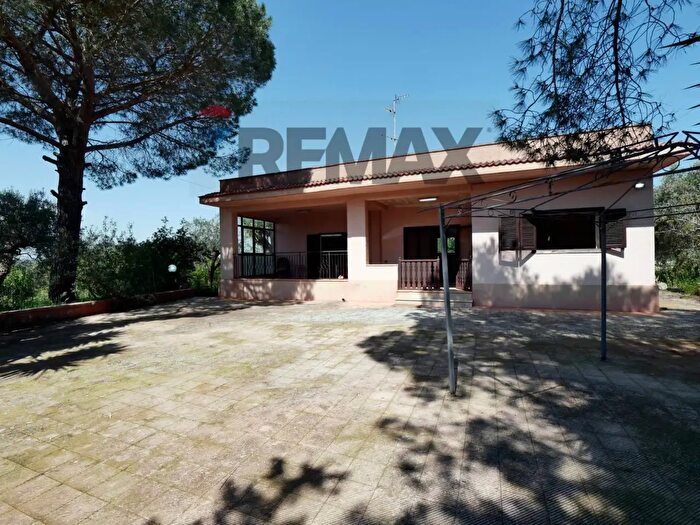 Casa trilocale in vendita in Contrada Zecca Sp a, Monopoli