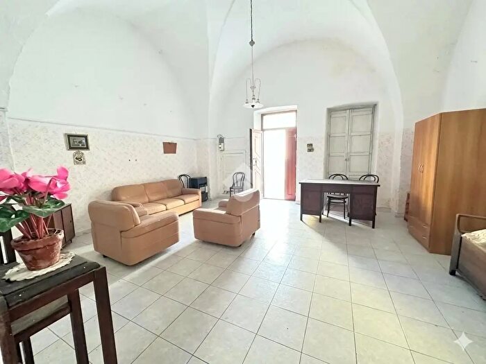 Casa quadrilocale in vendita in Via Poerio Carlo, Sava