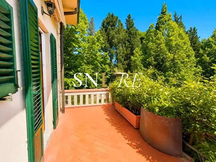 Appartamento con 6 locali in vendita in Via Leonardo Ximenes, Firenze