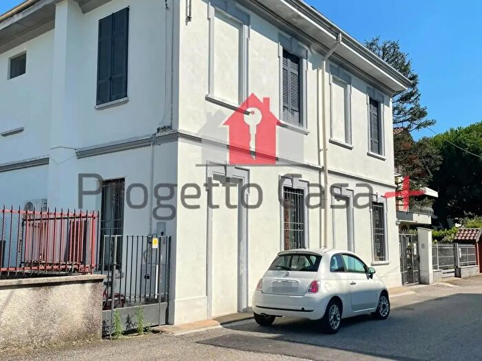 Casa quadrilocale in vendita in Gallarate
