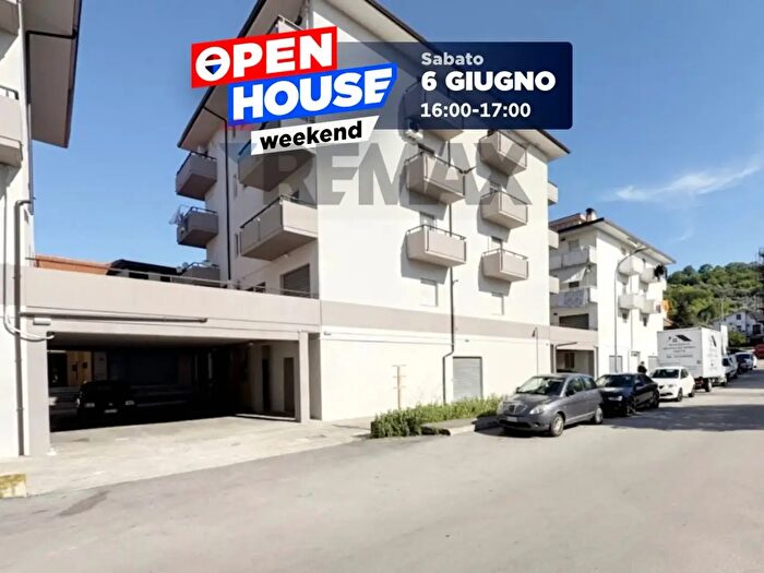 Appartamento con 6 locali in vendita in Via Nazionale, Altino