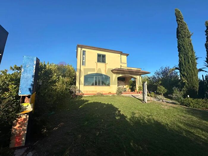 Casa con 12 locali in vendita in Cda Roseto Snc, Benevento
